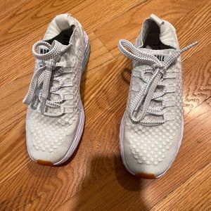NO BULL WHITE KNIT RUNNER